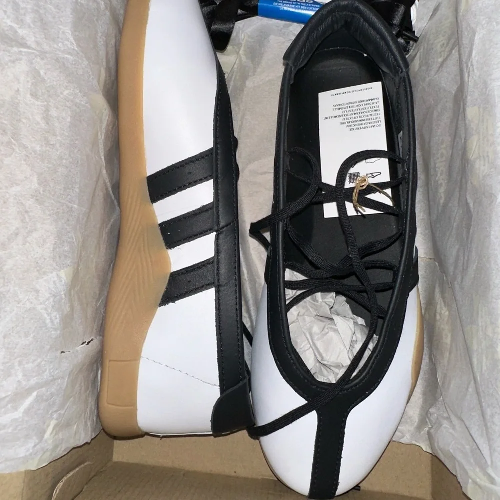 Taekwondo Mei Adidas Ballet Sneaker - Picture 2 of 4